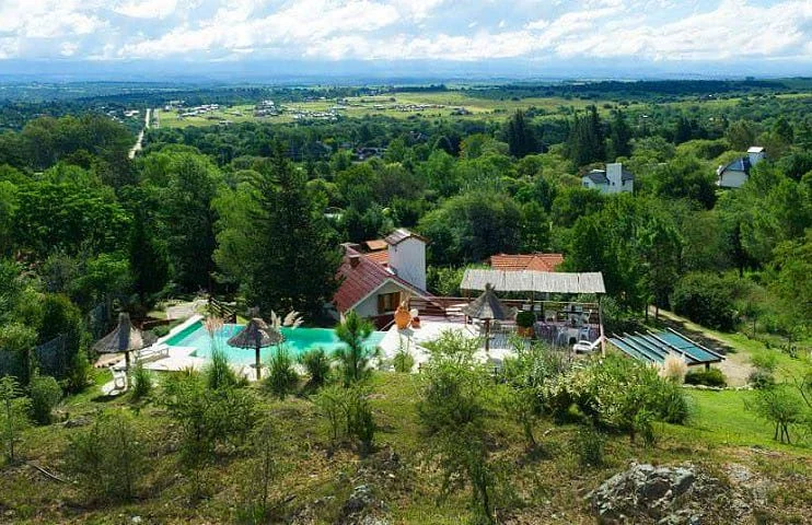 Posada del Halcón Cabañas & Suites en Villa General Belgrano