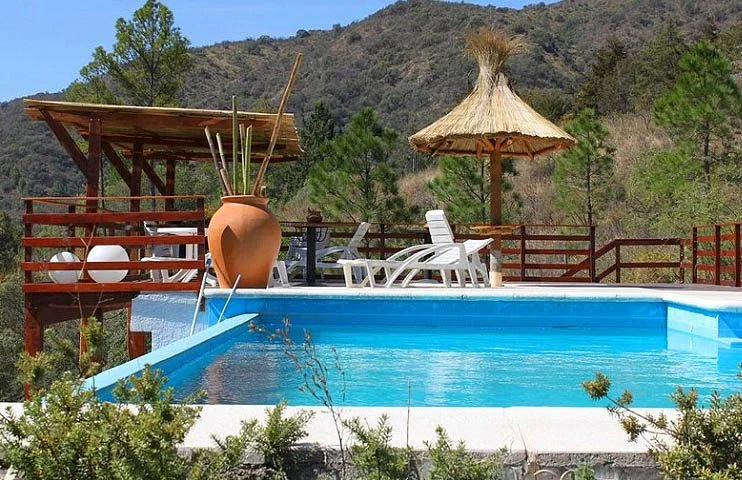 Posada del Halcón Cabañas & Suites en Villa General Belgrano