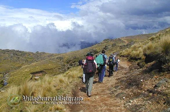 Trekking por el Cordón de las Sierras